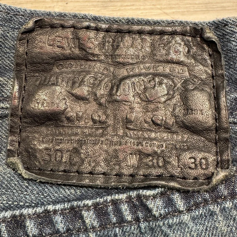 Levi's 501 Original Straight Leg Men's Jeans 30x30 Button Fly Modern-Y2K